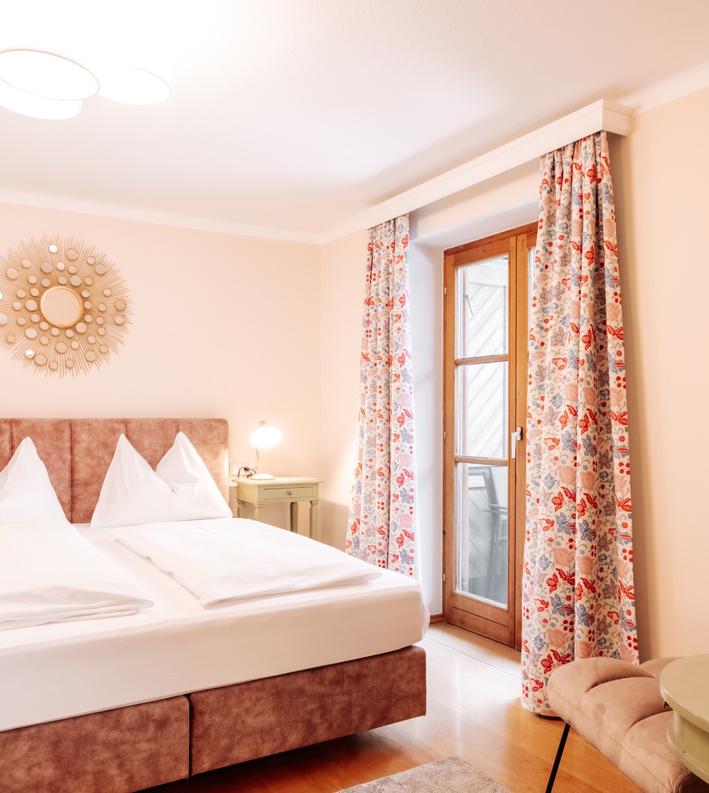 Zimmer mit Balkon im Hotel in Filzmoos