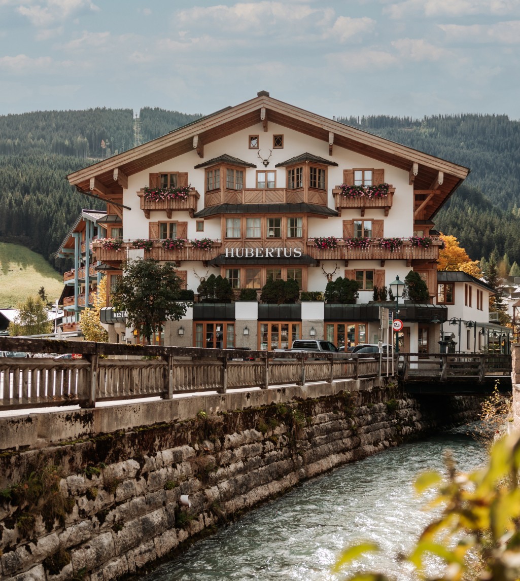 Außenansicht des Hubertus Boutiquehotels im Sommer