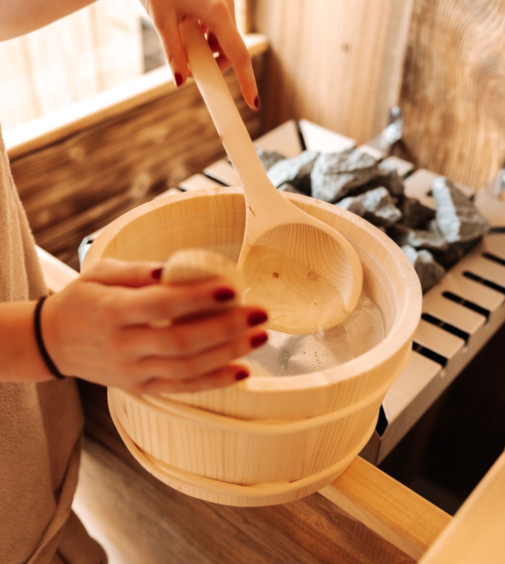 Aufgießen in der Sauna