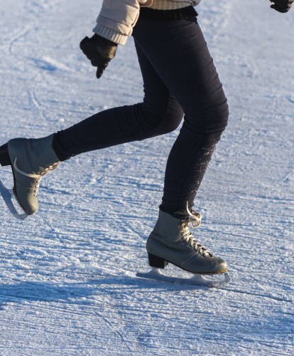 Eislaufen shutterstock.com